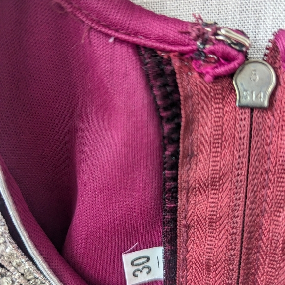 Girls Pink & Maroon Velvet Punjabi Indian 3 Piece Lengha Size 30 age 7-9 - Picture 5 of 6